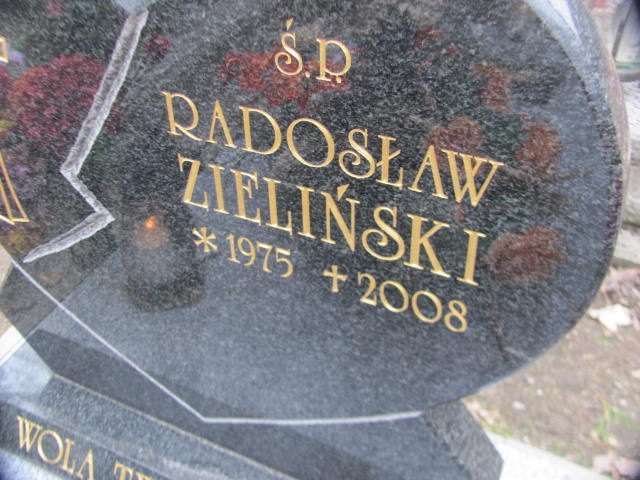 Radosław ZIELIŃSKI 1975 Bolesławiec zakład gosp kom - Grobonet - Wyszukiwarka osób pochowanych