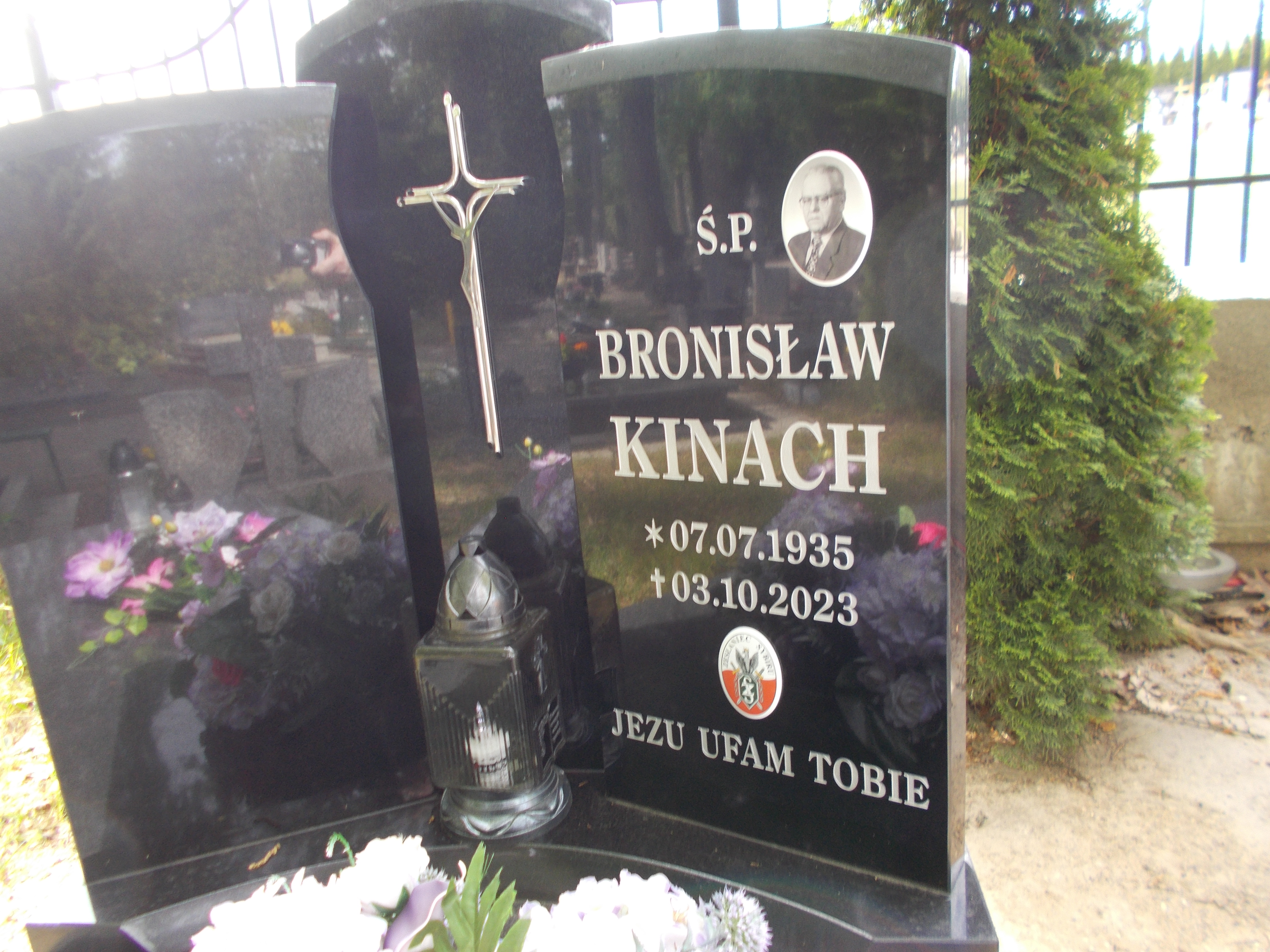 Grób BRONISŁAW KINACH
