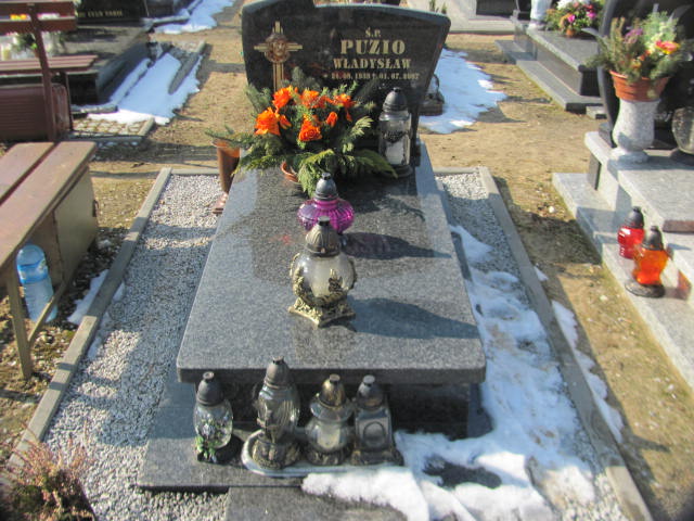 Grób WŁADYSŁAW PUZIO
